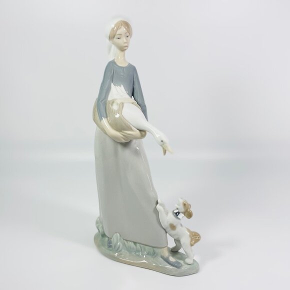 Retired Lladro Girl With Goose And Dog Figurine 4866 10.5” Tall Mint with Box - Picture 8 of 9